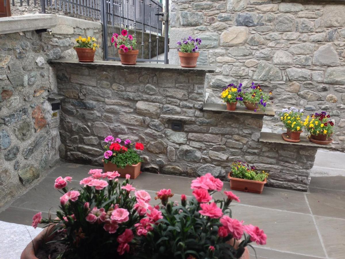 Au Coin Du Chateau Chatillon Exterior photo